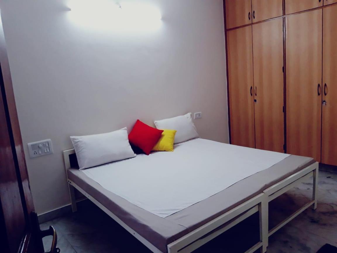 Chirpy Co-Living Space & Hostelバンガロール エクステリア 写真