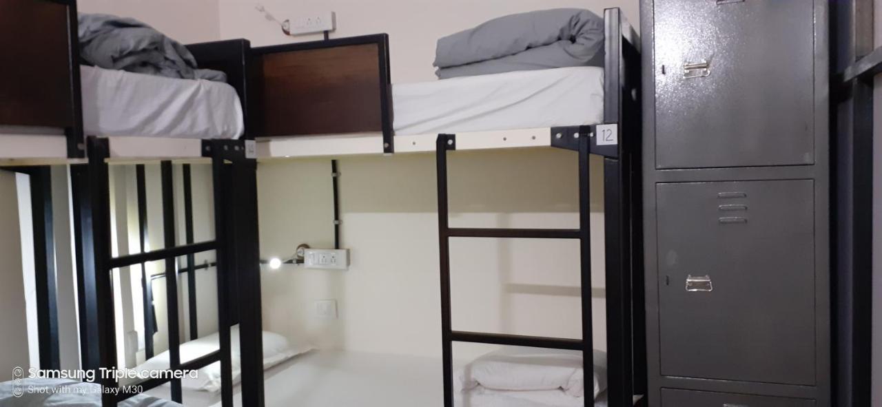 Chirpy Co-Living Space & Hostelバンガロール エクステリア 写真